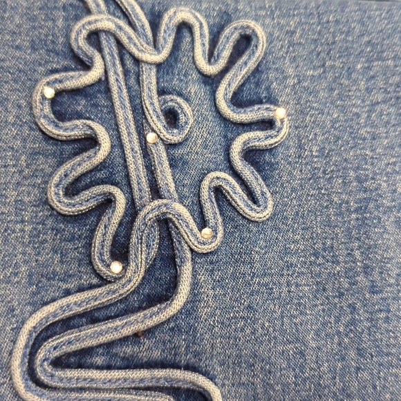 Y2K stretch Pipping with bling Jeans - Picture 2 of 9